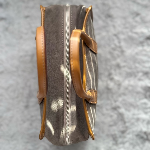 🎉 Host Pick🎉 COCOMEISTER Doublewood Classic Mini Boston in British Sky color. - Picture 5 of 17